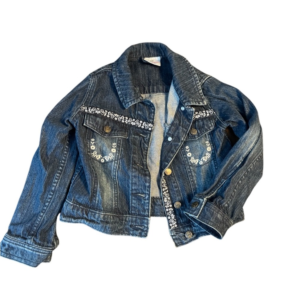 Hanna Andersson size 120cm embroidered jean jacket.
